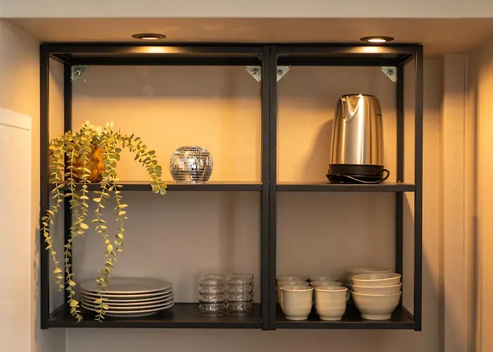 The Charming By Curt Берлин