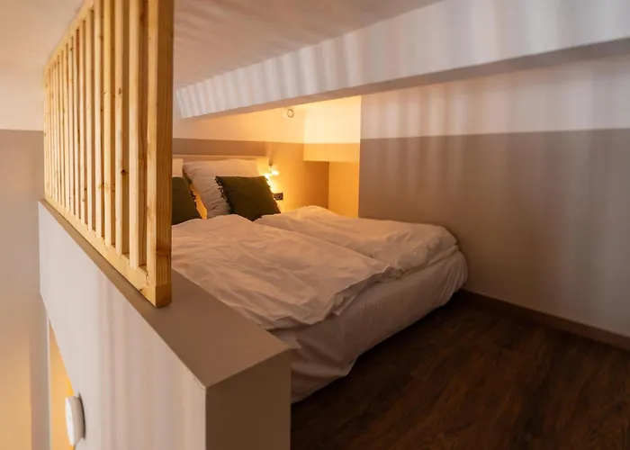 The Charming By Curt 4*