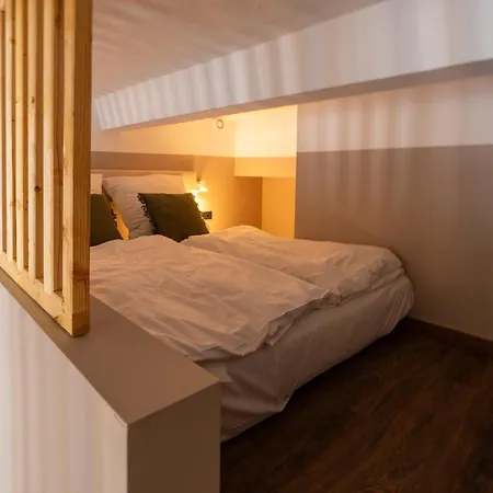 The Charming By Curt 4*