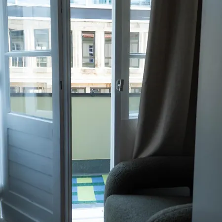 The Charming By Curt 4*