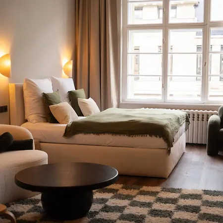 The Charming By Curt 4*