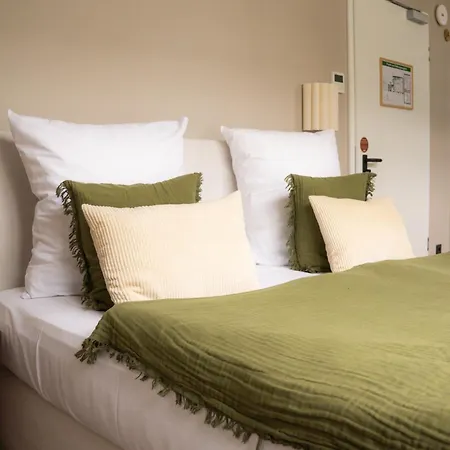 The Charming By Curt Βερολίνο