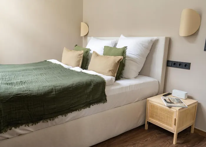 The Charming By Curt