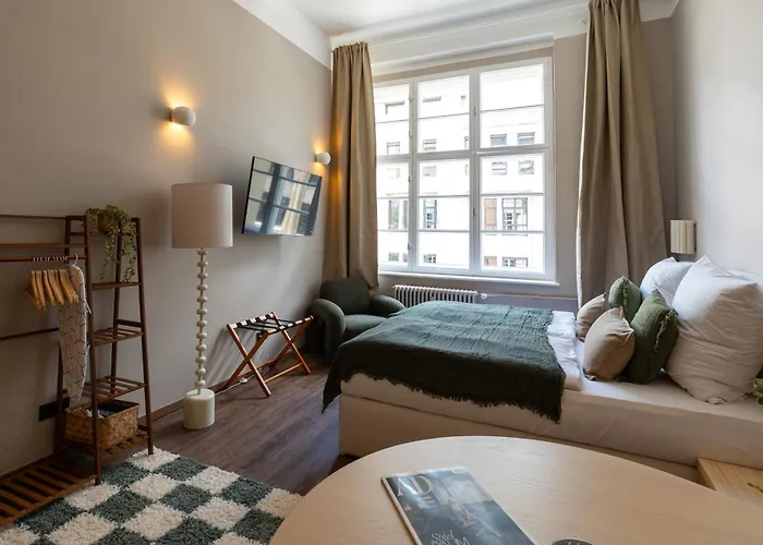 The Charming By Curt Berlin