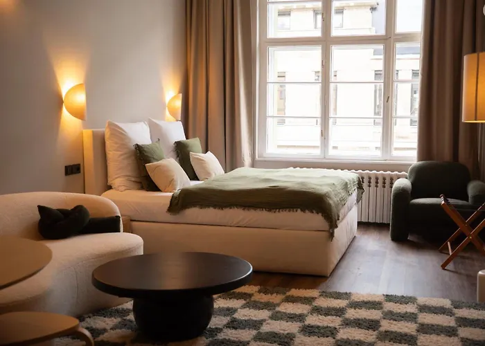 The Charming By Curt 4*