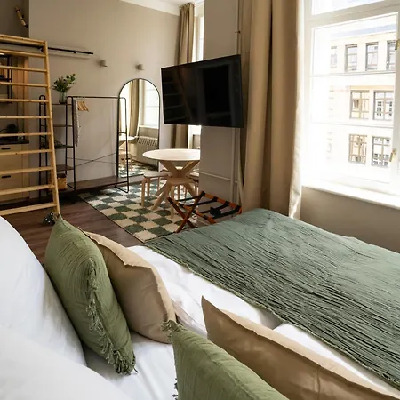 The Charming By Curt