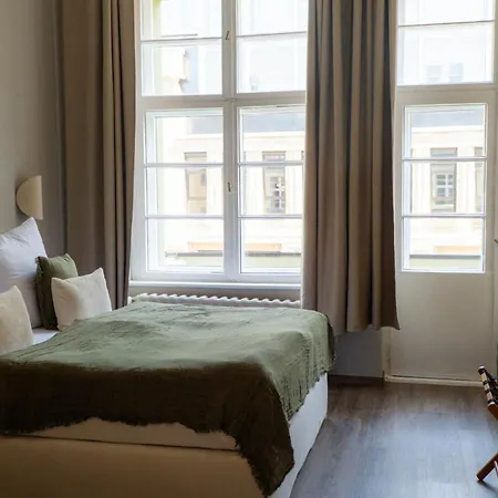 Otel The Charming By Curt