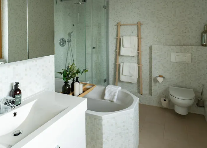 The Charming By Curt