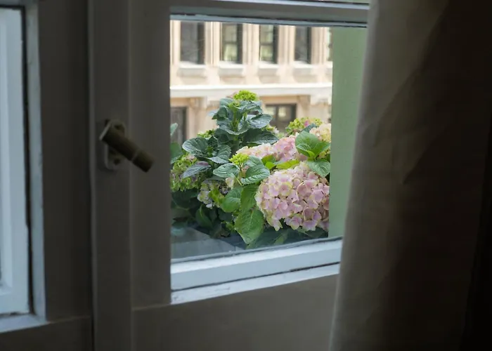 The Charming By Curt